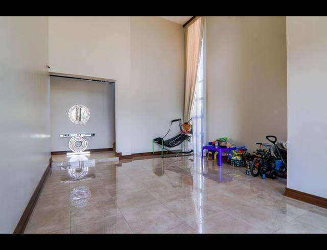 5 BEDROOM PROPERTY TO RENT IN COPPERLEAF ESTATE